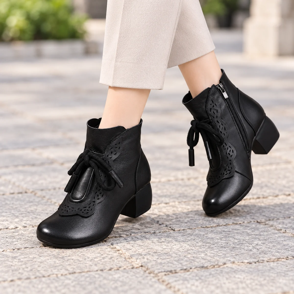Chaussures pour femme noires à nœud et talon carré avec fermeture éclair