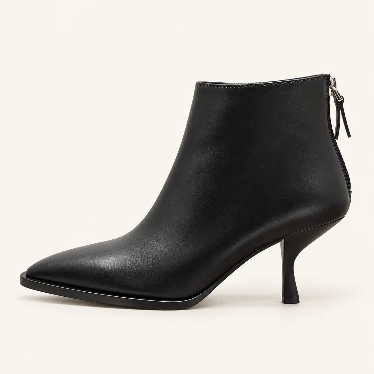 Chaussures féminines noires à petit talon et zip arrière chic et confortable
