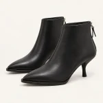 Bottines femmes noires à petit talon fin avec zip arrière élégantes