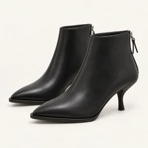 Bottines femmes noires à petit talon fin avec zip arrière élégantes