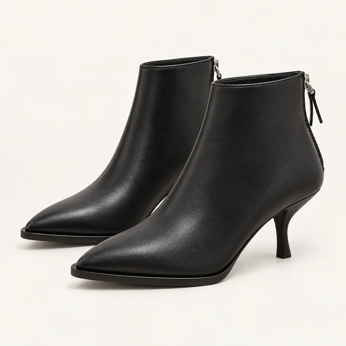 Bottines femmes noires à petit talon fin avec zip arrière élégantes