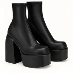 Bottines femme noires à plateforme et haut talon carré élégantes