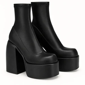 Bottines femme noires à plateforme et haut talon carré élégantes
