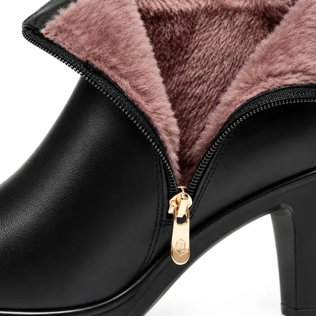 bottines femme noires a talon epais et zip detail de la fermeture et de la doublure fourree 45082