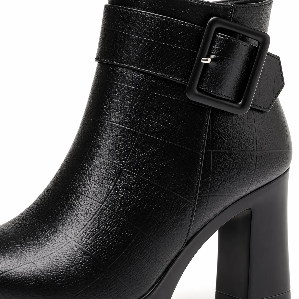 Chaussures femme noires fourrées à boucle et talon carré parfaites pour l hiver