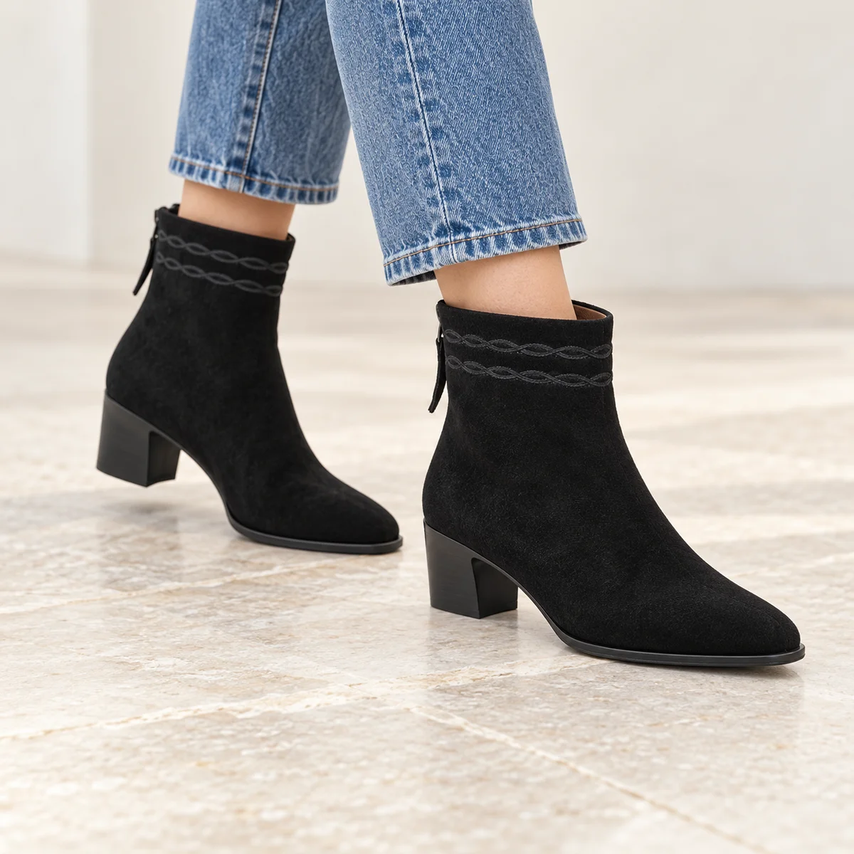 Chaussures femme noires fourrées à bride ornementale pour hiver