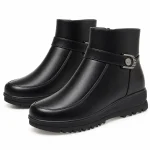 Bottines femme noires fourrées avec bride et semelle épaisse pour hiver