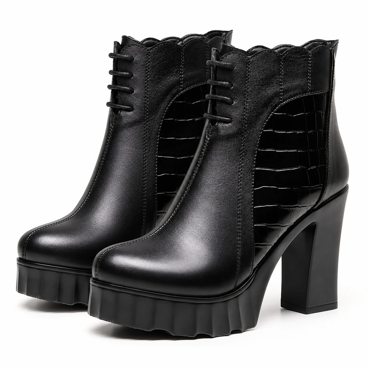 Bottines femme noires fourrées à plateforme crantée pour hiver tendance
