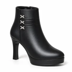 bottines femme noires fourrees a talon aiguille 9 cm vue de trois quarts sur fond blanc 45067
