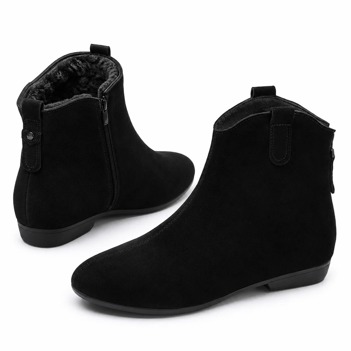 Angled shot of femme bottines noires à zip et finition veloutée