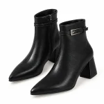 Bottines femmes noires pointues à bride et talon biseauté élégantes