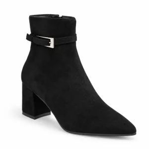 bottines femme noires pointues a talon carre vue de trois quarts sur fond blanc 45063