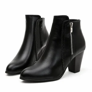 Bottines femme noires à zip à talon carré et finition pointue