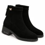 Bottines femme noires veloutées avec petit papillon en détail