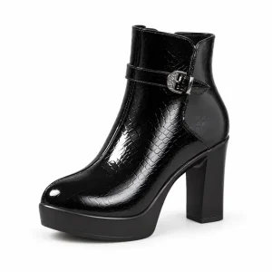 bottines femme noires vernies a plateforme et talon vue de trois quarts sur fond blanc 45073