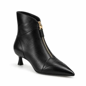 bottines femme pointues en cuir a talon aiguille noir doublure fourree vue de trois quarts sur fond blanc 45081