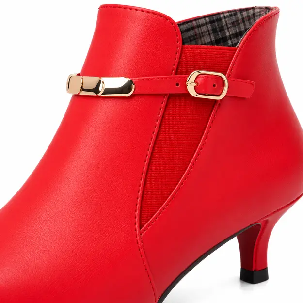 bottines femme rouges pointues a petit talon detail de la bride doree et du petit talon 45060
