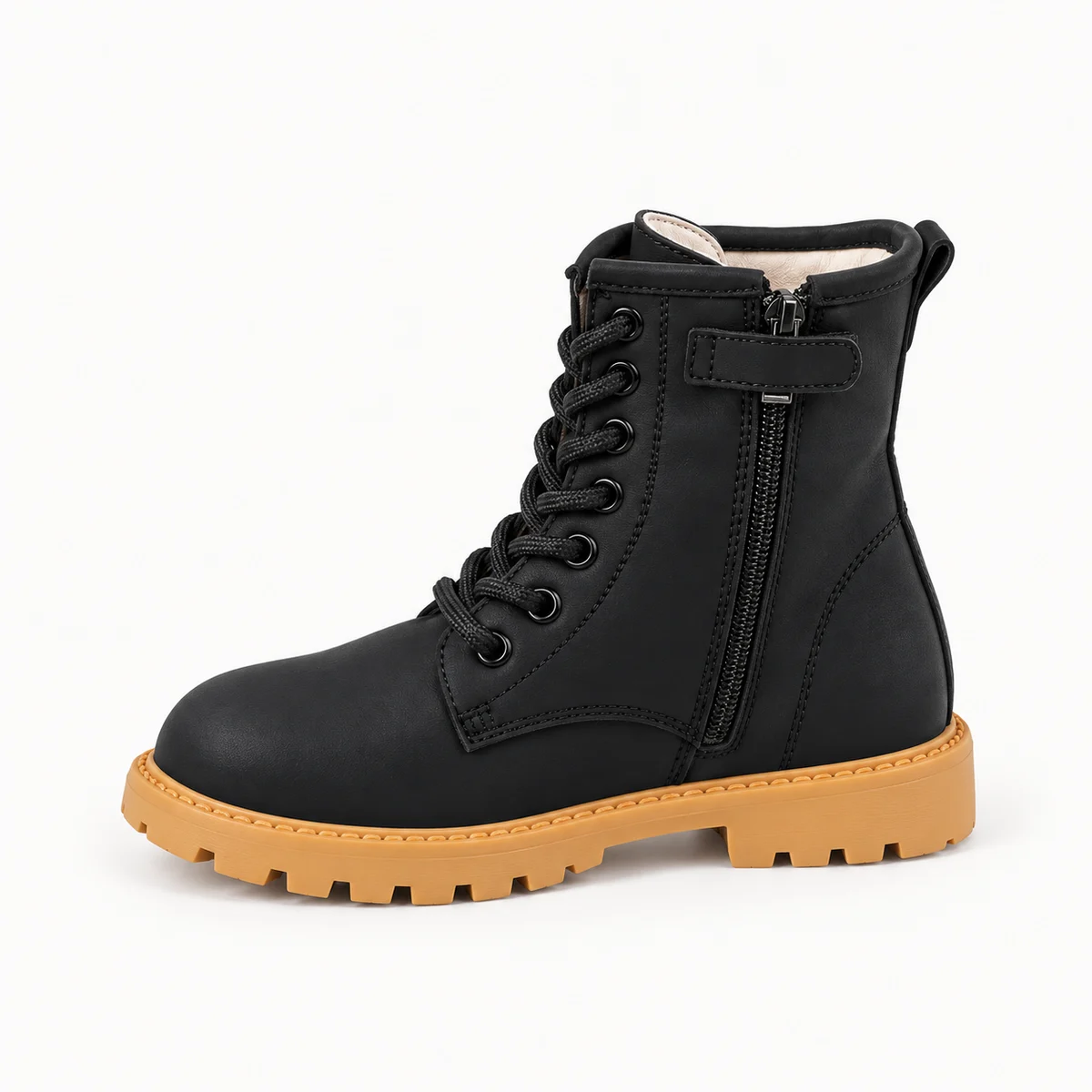 Bottines enfants noires avec lacets et semelle camel tendance