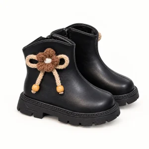 Bottines fille noires fourrées à fleur et petits pompons profil