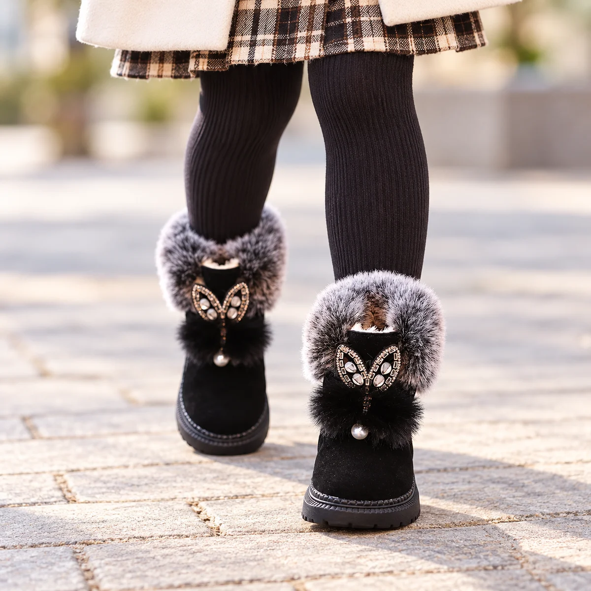 Détails des bottines fille noir avec oreilles décoratives en peluche