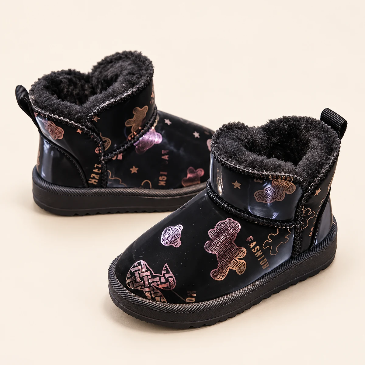 Chaussures d'hiver fille noires avec décoroursons et cœurs
