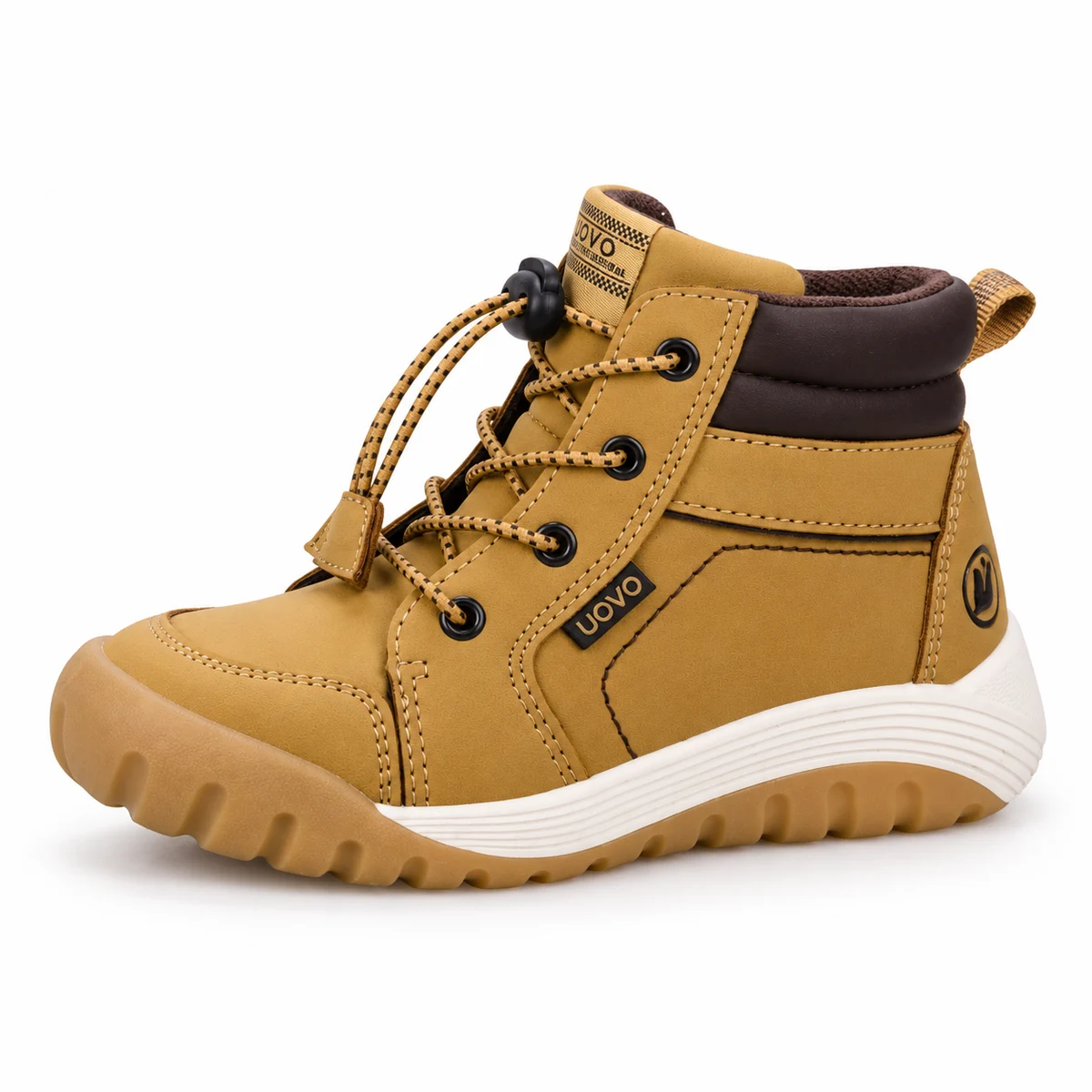 Détail des bottines de randonnée pour garçon en cuir camel avec lacets
