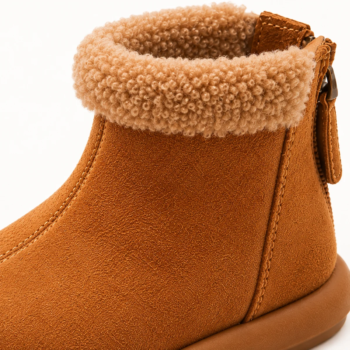 Bottines confortables pour garçon en couleur camel avec zip et revers bouclé