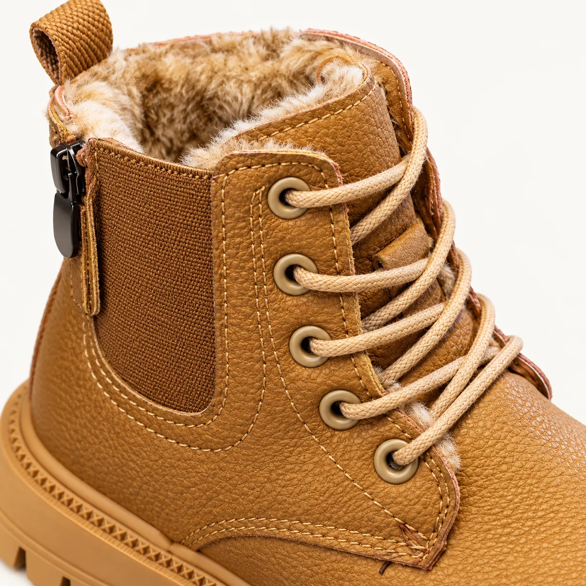 Bottines garçon camel fourrées avec lacets et zip pour protection contre le froid