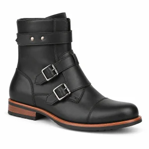 Bottines homme noires avec deux boucles et zip sur une surface en bois