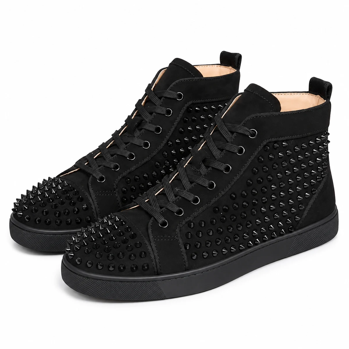 Paire de bottines homme noires à rivets et lacets élégantes