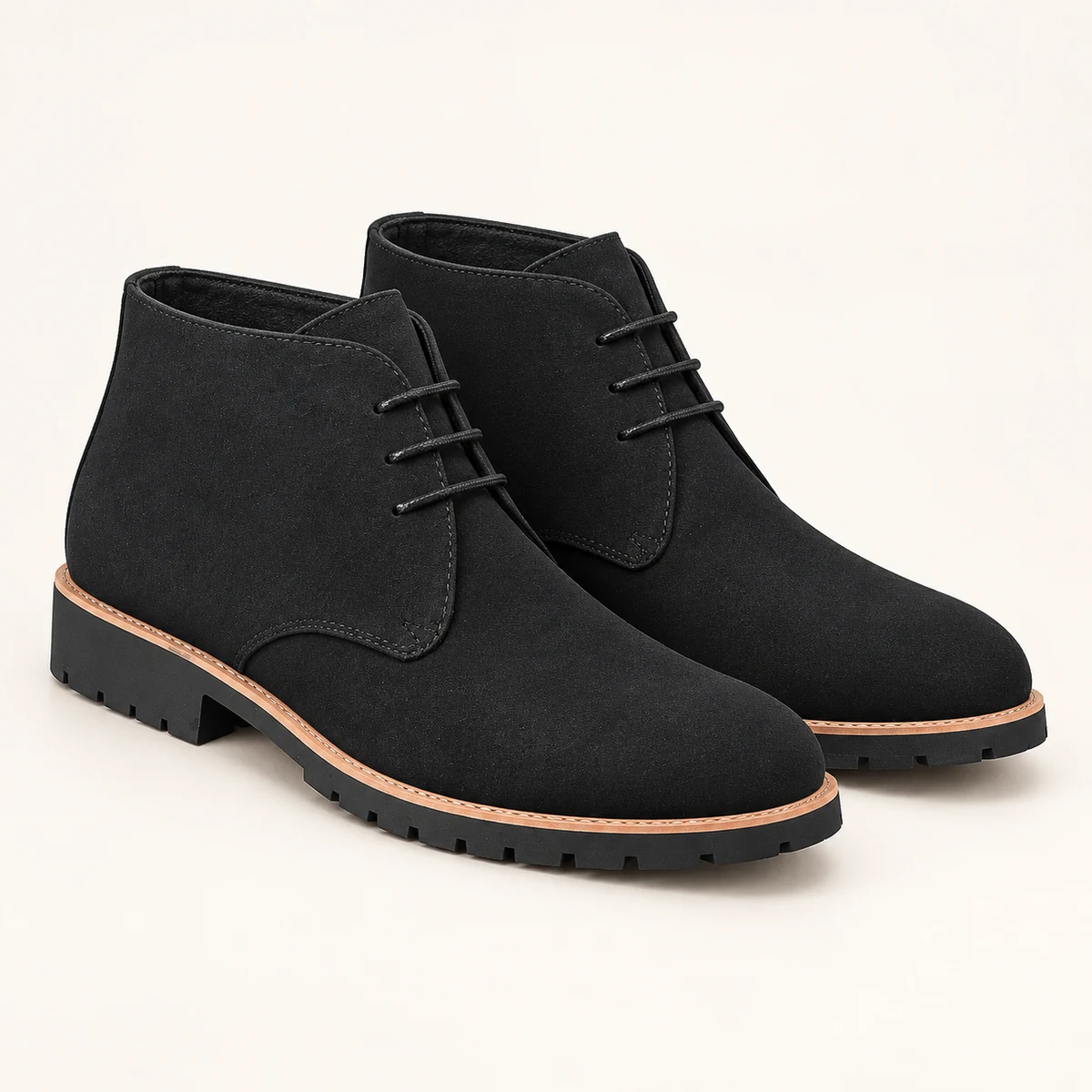 Bottines homme noires en suédé avec semelle crantée élégantes