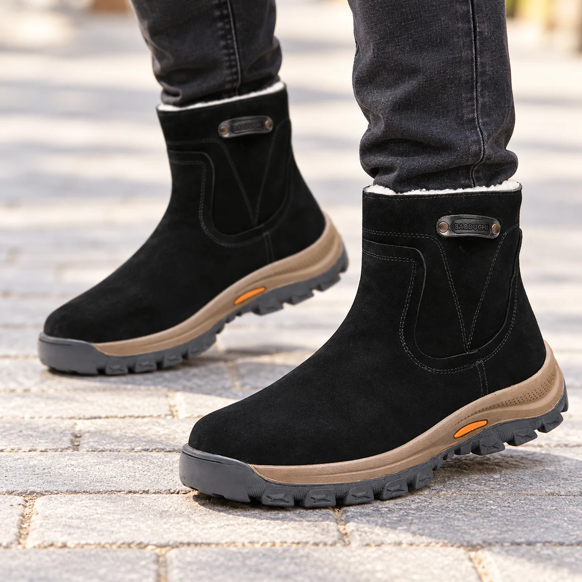 Chaussures homme noires fourrées à semelle contrastée pour confort et style