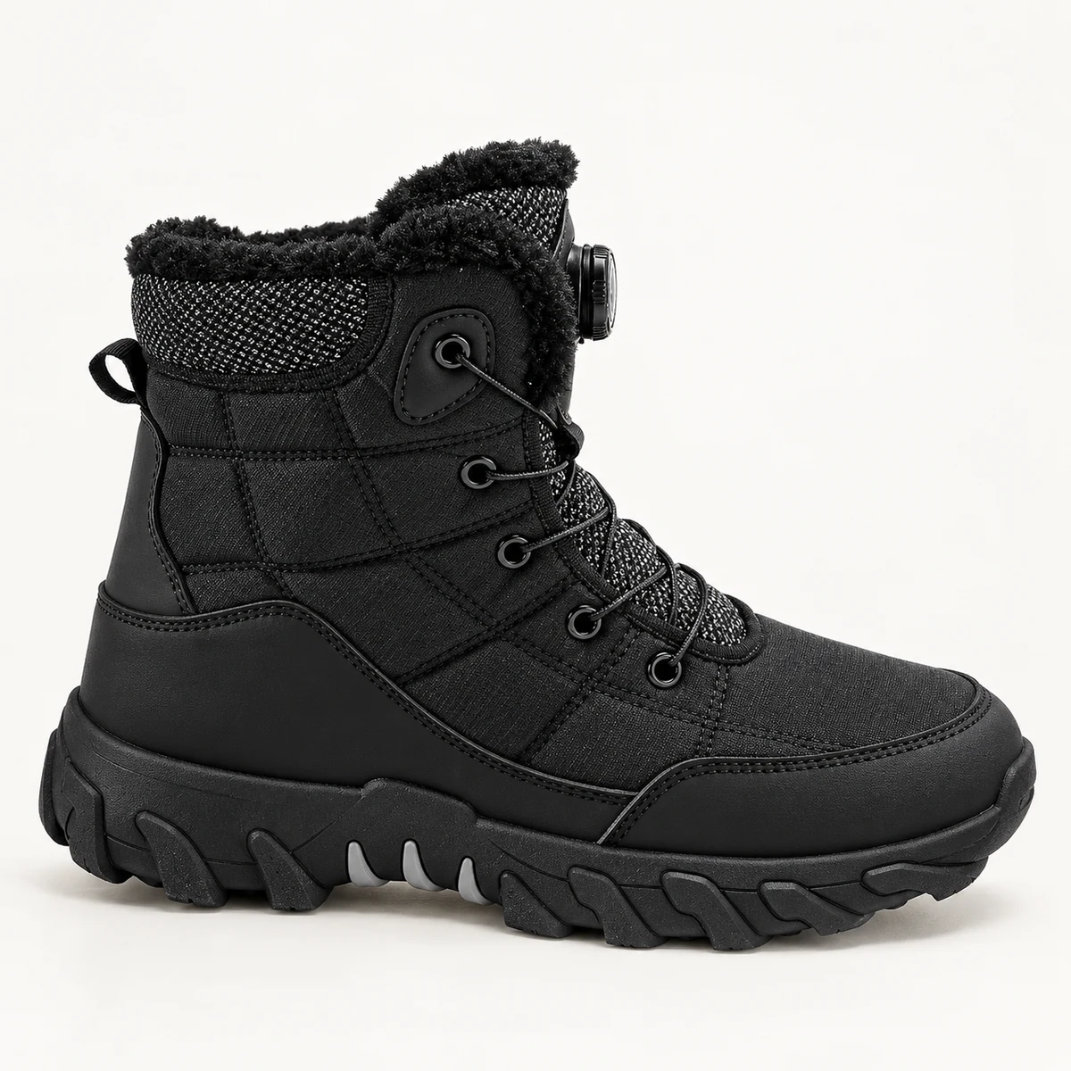 Détail du laçage rapide sur bottines homme noires matelassées