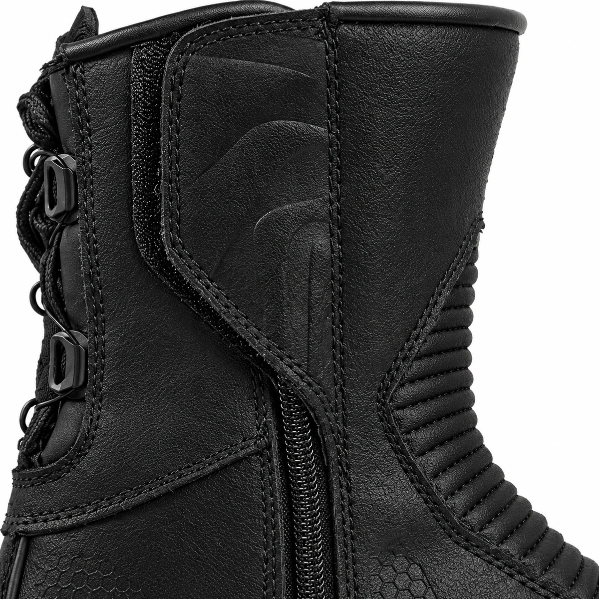 Chaussures masculines noires texturées à zip latéral pour un look moderne