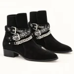 Bottines homme noires veloutées avec chaînes décoratives élégantes