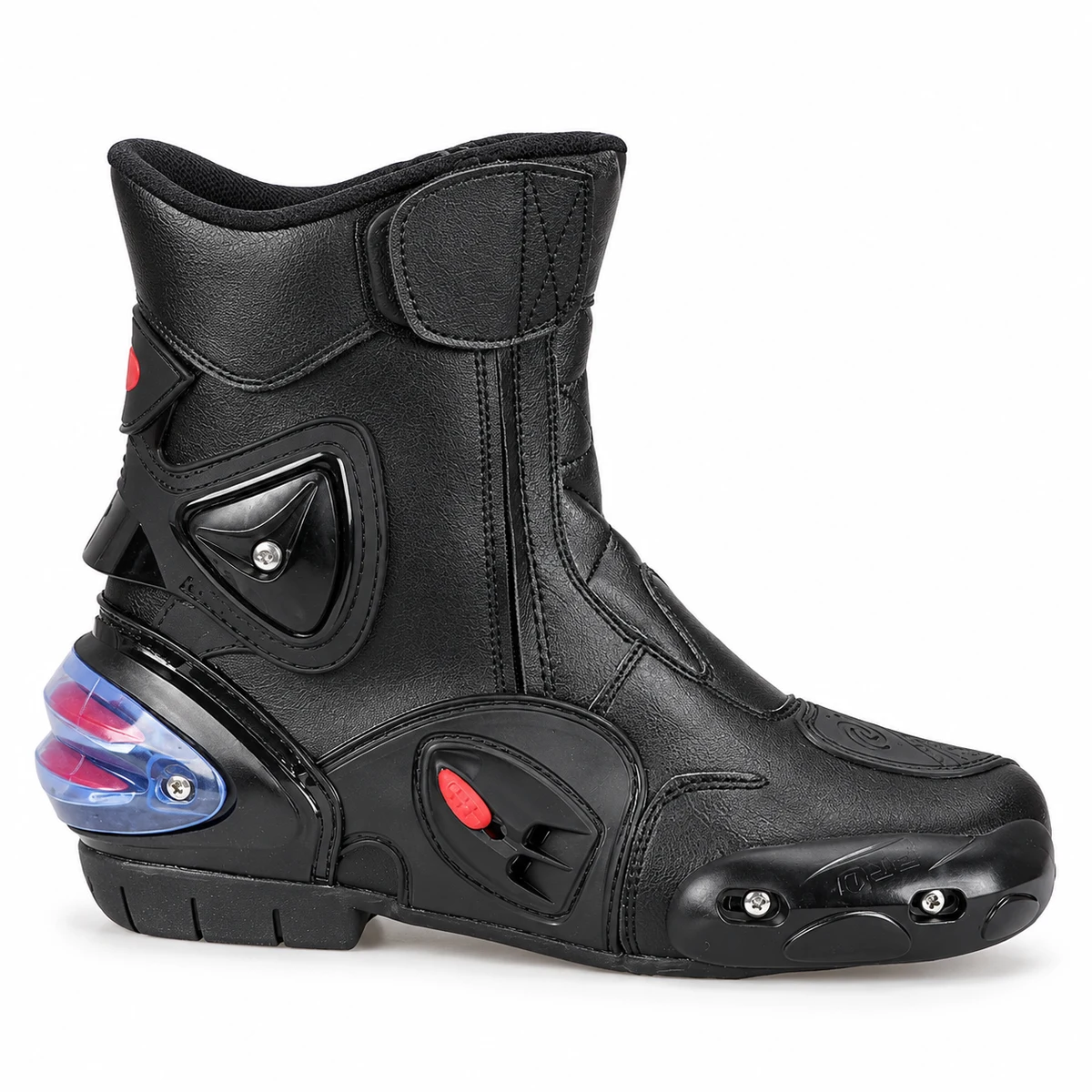 Vue droite de bottines noires masculines et féminines avec détails rouges modernes