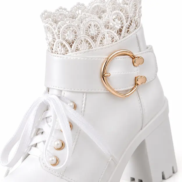 bottines plateforme femme a lacets style lolita blanc detail de la dentelle et de la boucle doree 45086