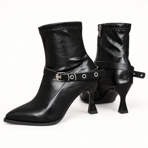 Bottines rock femme noires à œillets avec talon fin pour look tendance