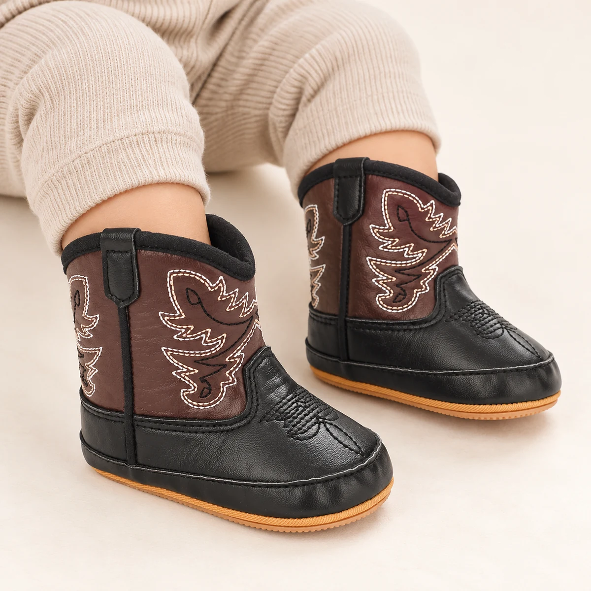Chaussures bébé cowboy noires brodées à scratch pour petites filles