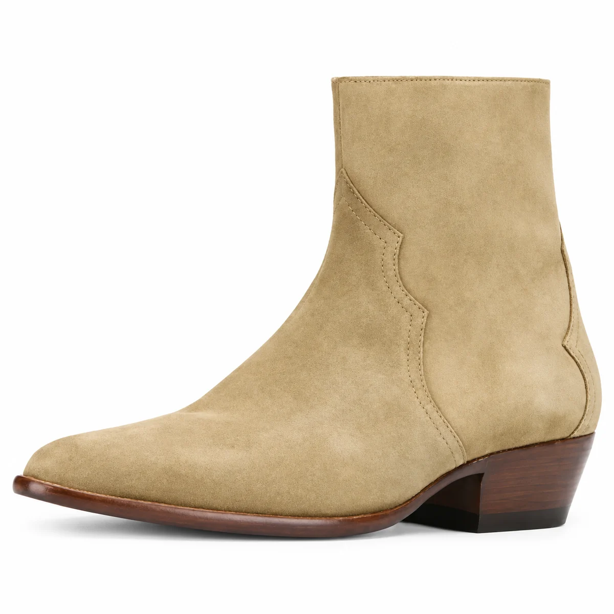 Homme portant des bottines western beiges à finition veloutée pour un look élégant